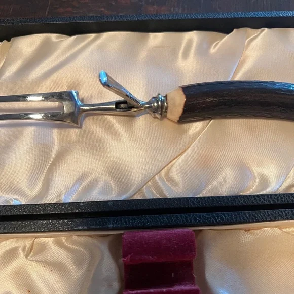 Sanderson Knife, Fork, Honing Rod, & Case Cutlery Set--Antler, Stainless & SS - Picture 8 of 12